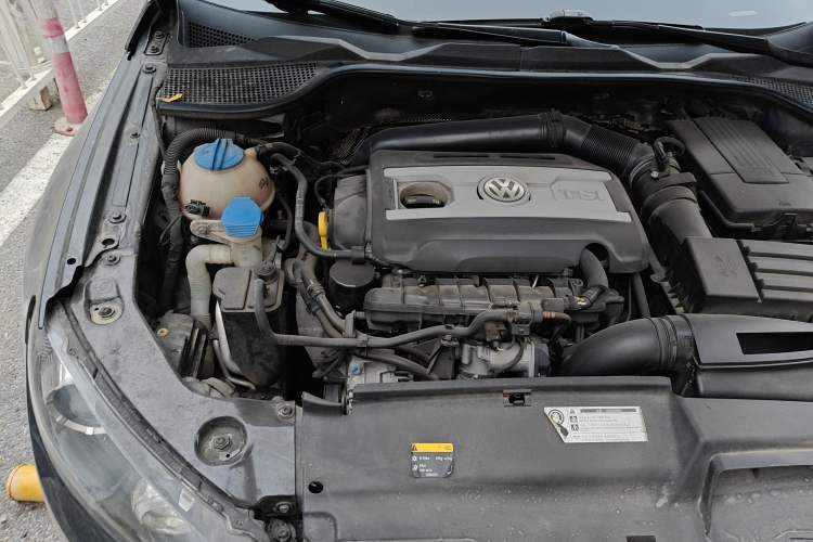 Used Volkswagen Scirocco 2013 2.0 TSI Million-Mile Edition Engine Bay Right