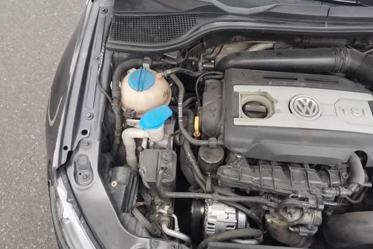 Used Volkswagen Scirocco 2013 2.0 TSI Million-Mile Edition Engine Bay Right