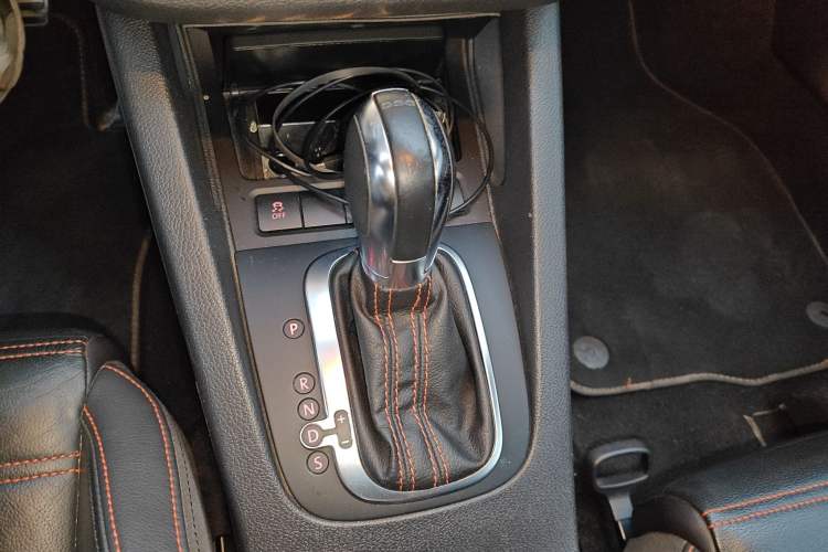 Used Volkswagen Scirocco 2013 2.0 TSI Million-Mile Edition Gear Lever