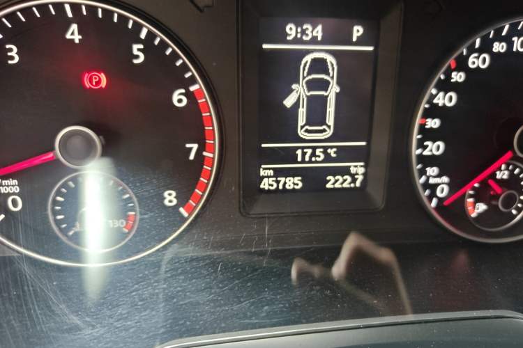 Used Volkswagen Scirocco 2013 1.4TSI GTS Odometer Close Up
