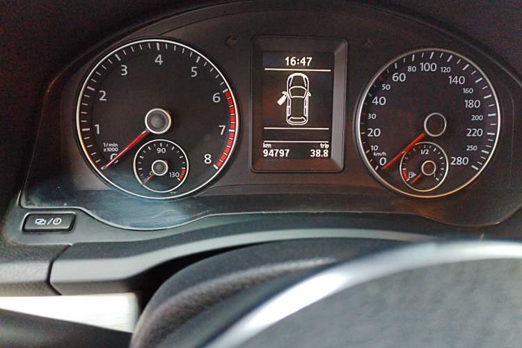Used Volkswagen Scirocco 2013 2.0 TSI Million-Mile Edition Odometer Close Up
