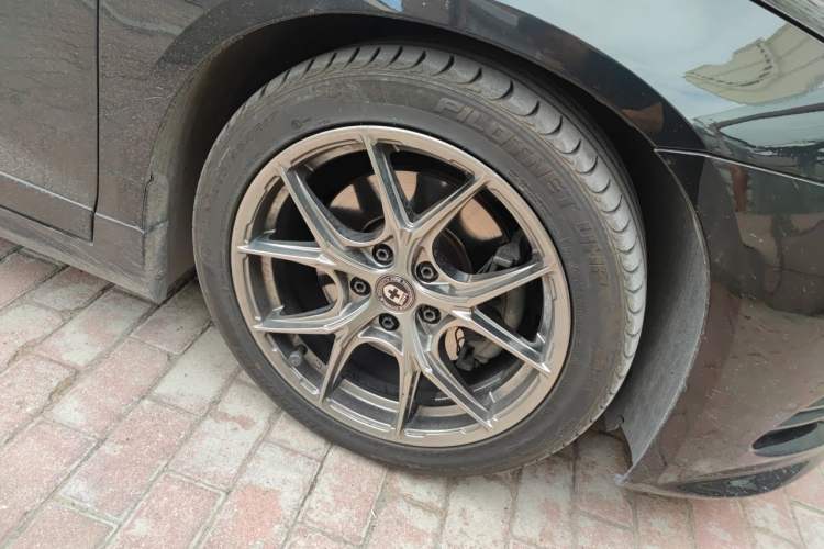 Used Volkswagen Scirocco 2013 2.0 TSI Million-Mile Edition Right Front Wheel Hub