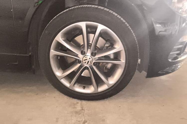 Used Volkswagen Scirocco 2013 2.0 TSI Million-Mile Edition Right Front Wheel Hub