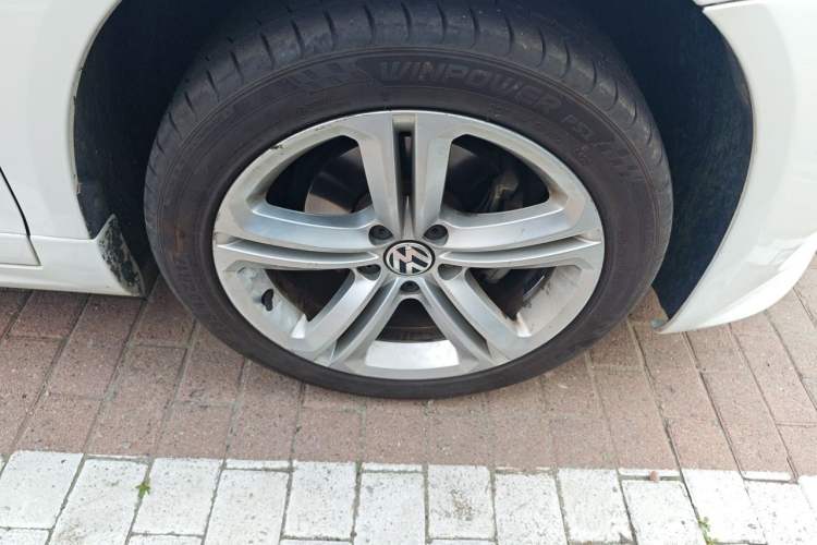 Used Volkswagen Scirocco 2013 1.4TSI GTS Right Front Wheel Hub