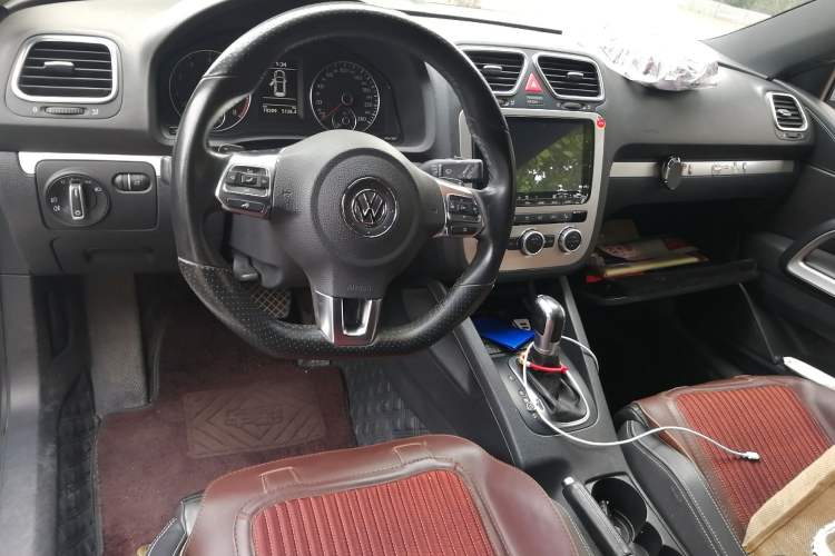 Used Volkswagen Scirocco 2013 2.0 TSI Million-Mile Edition Center Console