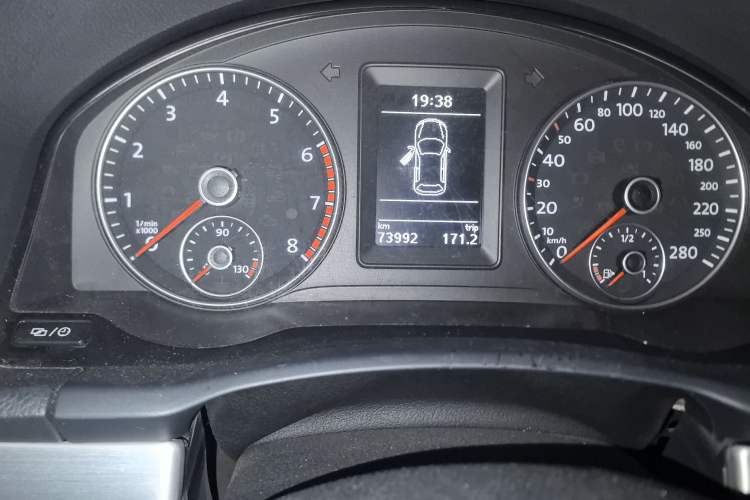 Used Volkswagen Scirocco 2013 2.0 TSI Million-Mile Edition Instrument Cluster