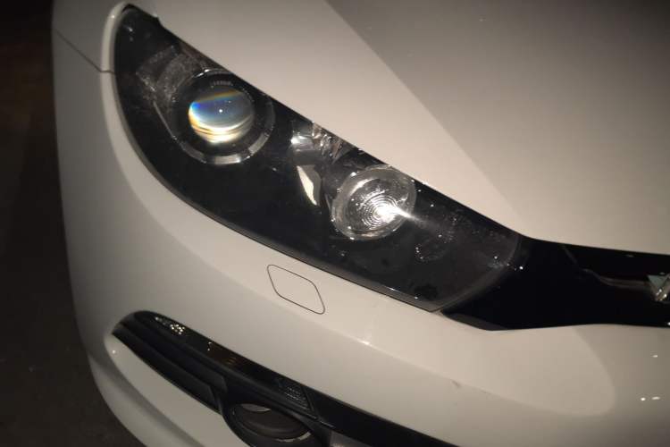 Used Volkswagen Scirocco 2013 2.0 TSI Million-Mile Edition Right Front Headlight