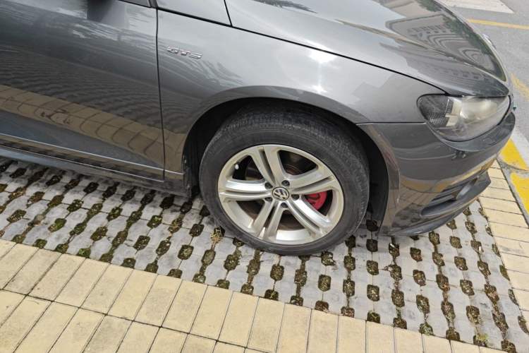 Used Volkswagen Scirocco 2013 2.0 TSI GTS Right Front Wheel Hub