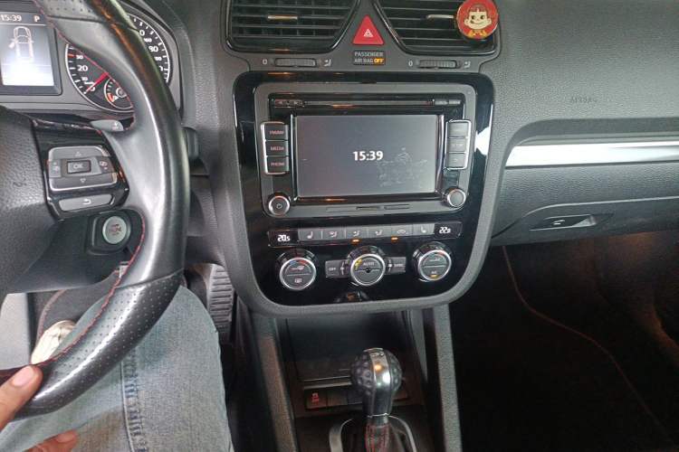 Used Volkswagen Scirocco 2013 2.0 TSI Million-Mile Edition Audio And AC Panel