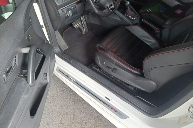 Used Volkswagen Scirocco 2013 2.0 TSI Million-Mile Edition Driver Seat