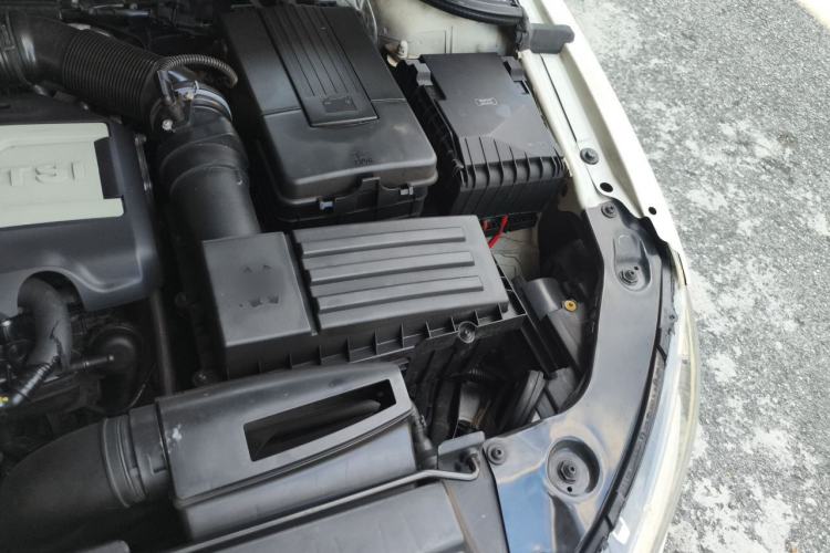 Used Volkswagen Scirocco 2013 2.0 TSI GTS Engine Bay Left