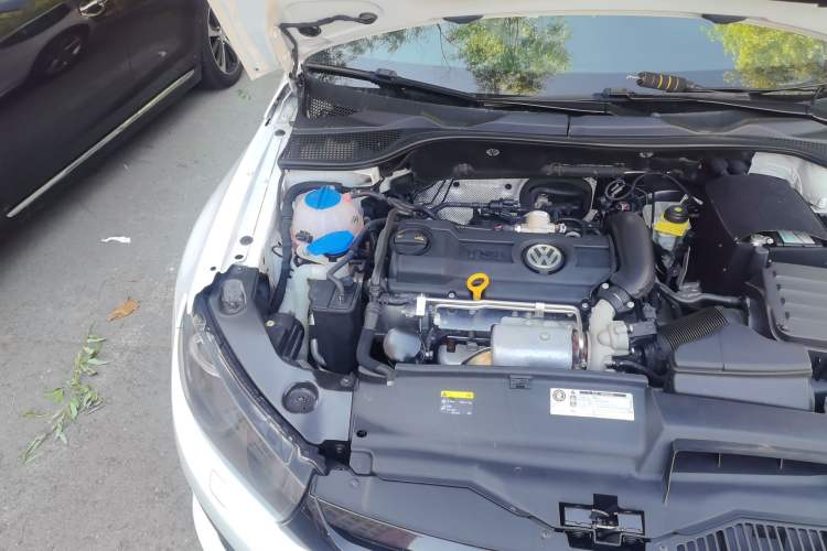 Used Volkswagen Scirocco 2013 1.4TSI GTS Engine Bay Right