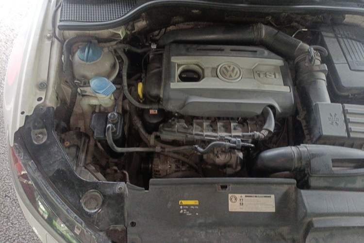 Used Volkswagen Scirocco 2013 2.0 TSI Million-Mile Edition Engine Bay Right