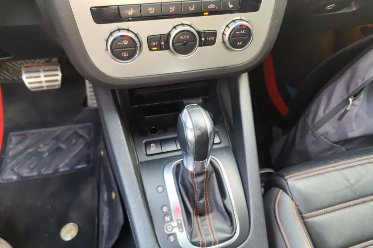 Used Volkswagen Scirocco 2013 2.0 TSI Million-Mile Edition Gear Lever