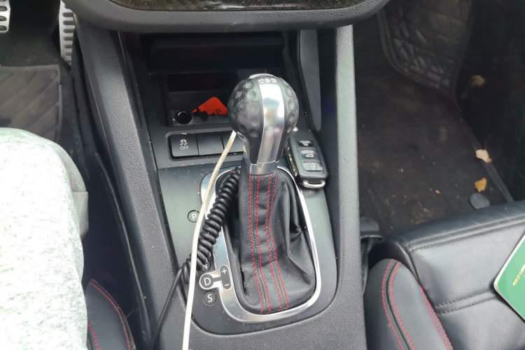 Used Volkswagen Scirocco 2013 2.0 TSI Million-Mile Edition Gear Lever