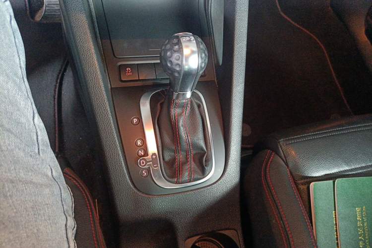 Used Volkswagen Scirocco 2013 2.0 TSI Million-Mile Edition Gear Lever
