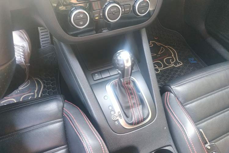 Used Volkswagen Scirocco 2013 2.0 TSI GTS Gear Lever