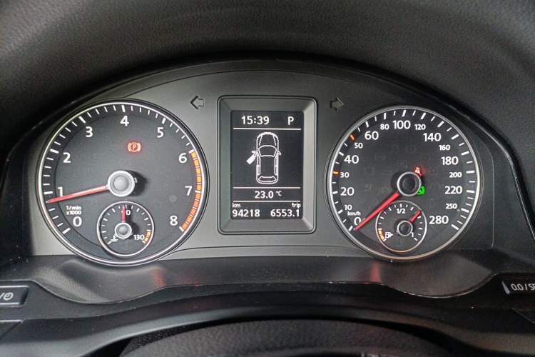 Used Volkswagen Scirocco 2013 2.0 TSI Million-Mile Edition Instrument Cluster
