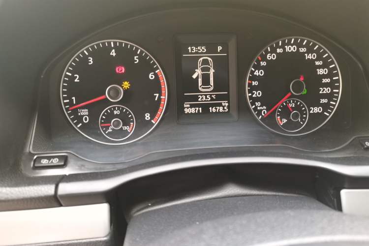 Used Volkswagen Scirocco 2013 1.4TSI GTS Odometer Close Up