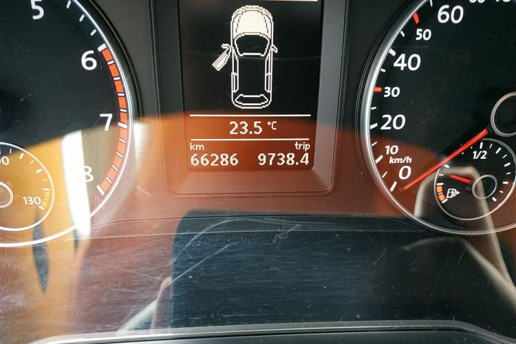Used Volkswagen Scirocco 2013 1.4TSI GTS Odometer Close Up