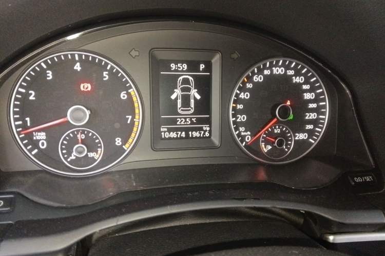 Used Volkswagen Scirocco 2013 1.4TSI GTS Odometer Close Up