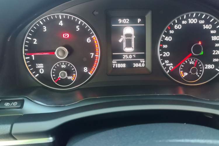 Used Volkswagen Scirocco 2013 1.4TSI GTS Odometer Close Up