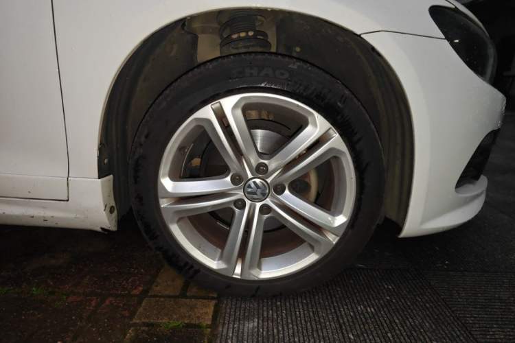 Used Volkswagen Scirocco 2013 1.4TSI GTS Right Front Wheel Hub