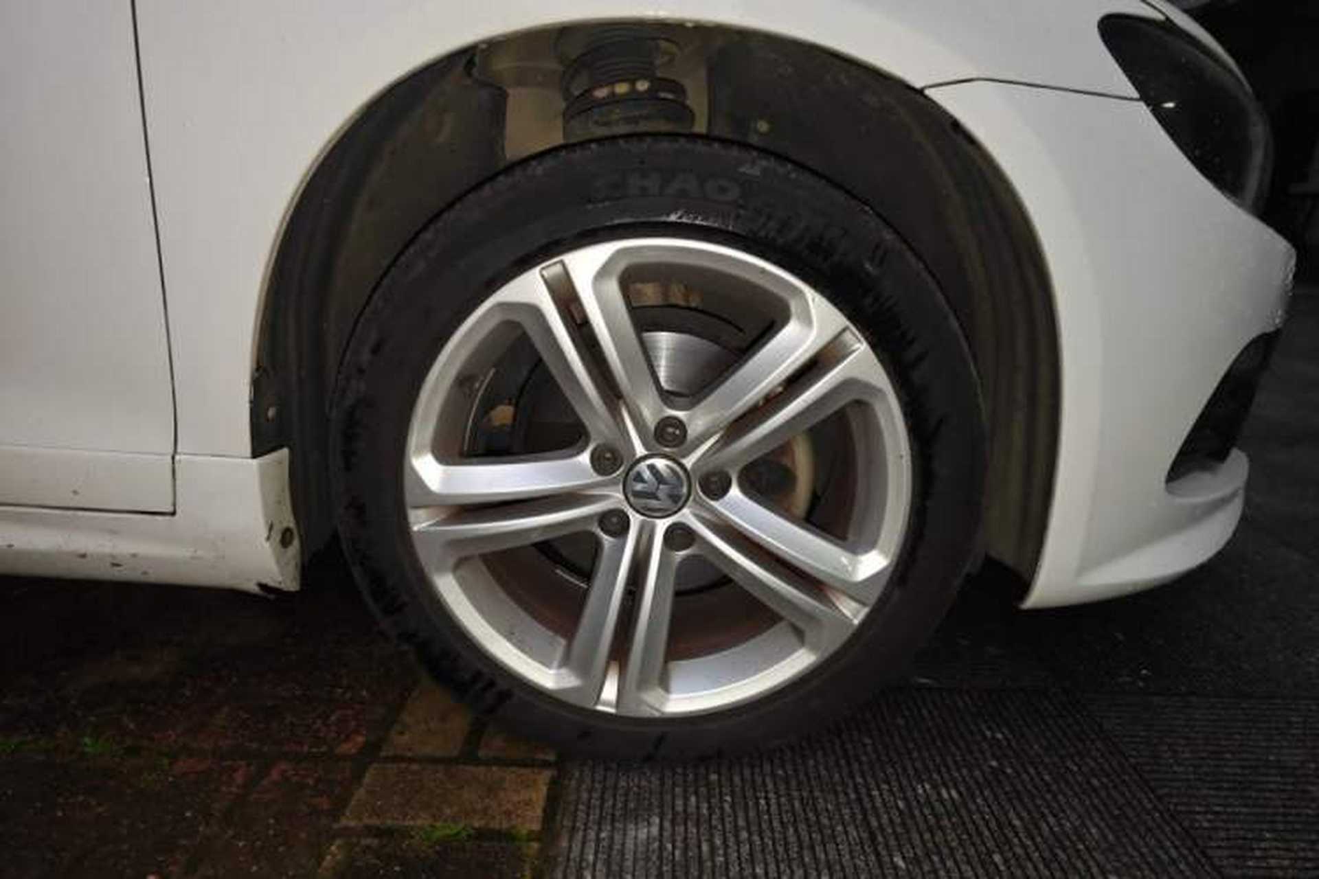 Used Volkswagen Scirocco 2013 1.4TSI GTS Right Front Wheel Hub