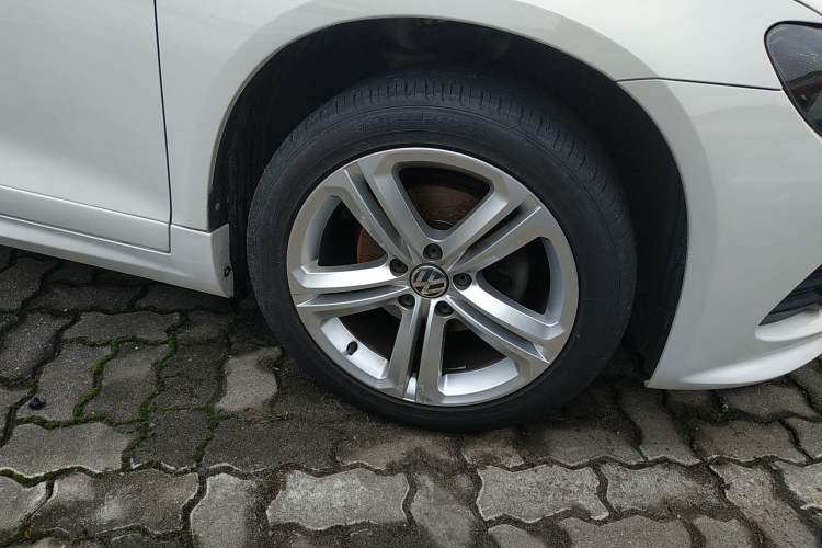 Used Volkswagen Scirocco 2013 1.4TSI GTS Right Front Wheel Hub