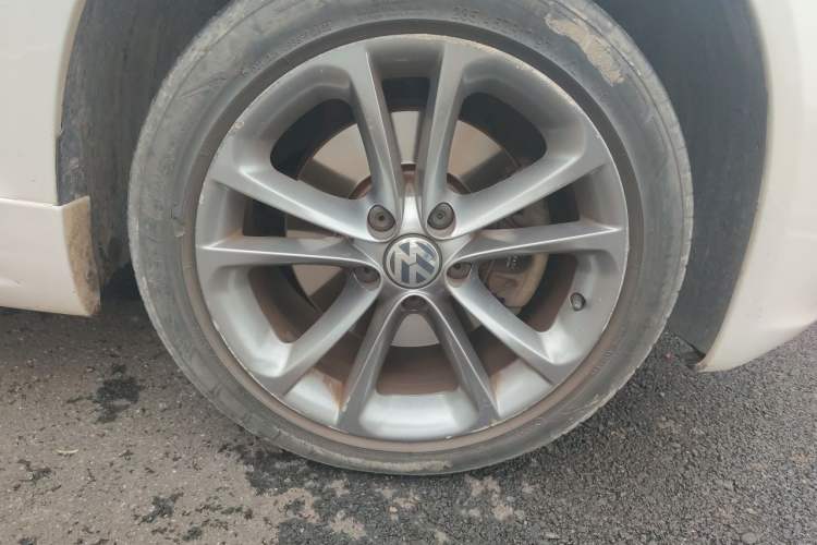 Used Volkswagen Scirocco 2013 2.0 TSI Million-Mile Edition Right Front Wheel Hub