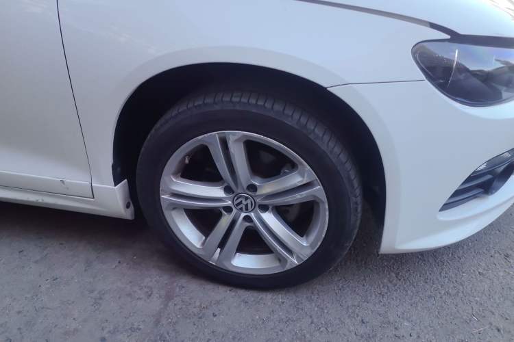 Used Volkswagen Scirocco 2013 1.4TSI GTS Right Front Wheel Hub