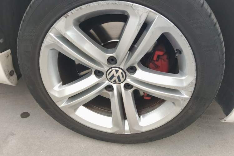 Used Volkswagen Scirocco 2013 2.0 TSI GTS Right Front Wheel Hub