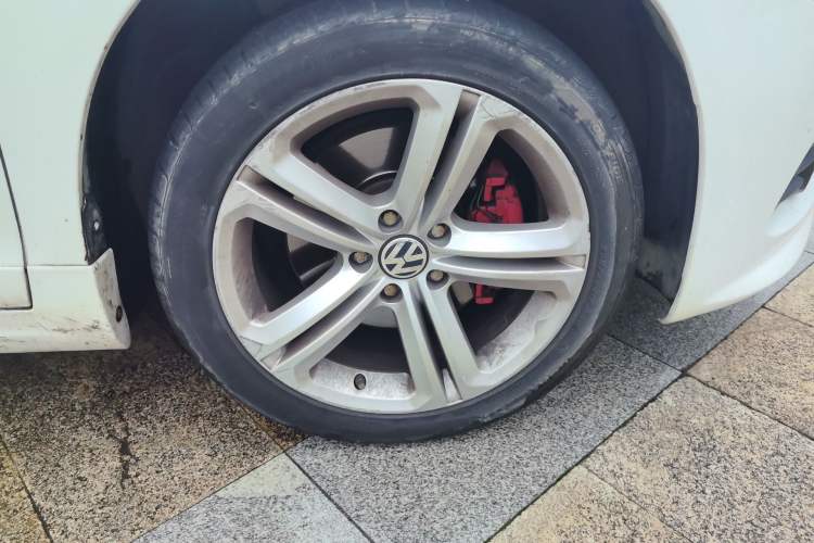 Used Volkswagen Scirocco 2013 2.0 TSI Million-Mile Edition Right Front Wheel Hub