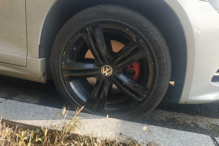Used Volkswagen Scirocco 2013 2.0 TSI GTS Right Front Wheel Hub