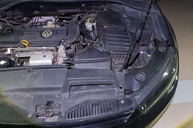 Used Volkswagen Scirocco 2014 1.4 TSI Competition Edition Engine Bay Left