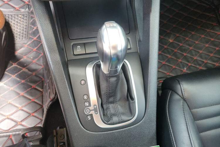 Used Volkswagen Scirocco 2014 1.4 TSI Competition Edition Gear Lever