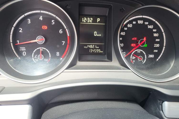 Used Volkswagen Scirocco 2014 1.4 TSI Competition Edition Odometer Close Up