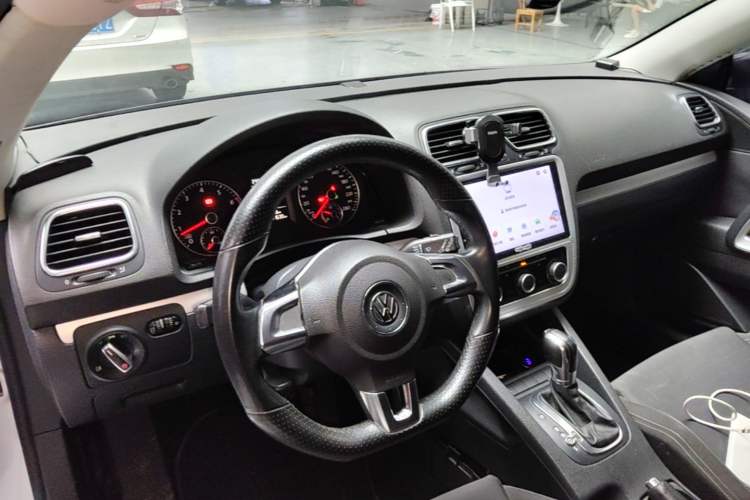 Used Volkswagen Scirocco 2014 1.4 TSI Competition Edition Center Console