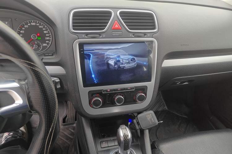 Used Volkswagen Scirocco 2014 1.4 TSI Competition Edition Audio And AC Panel