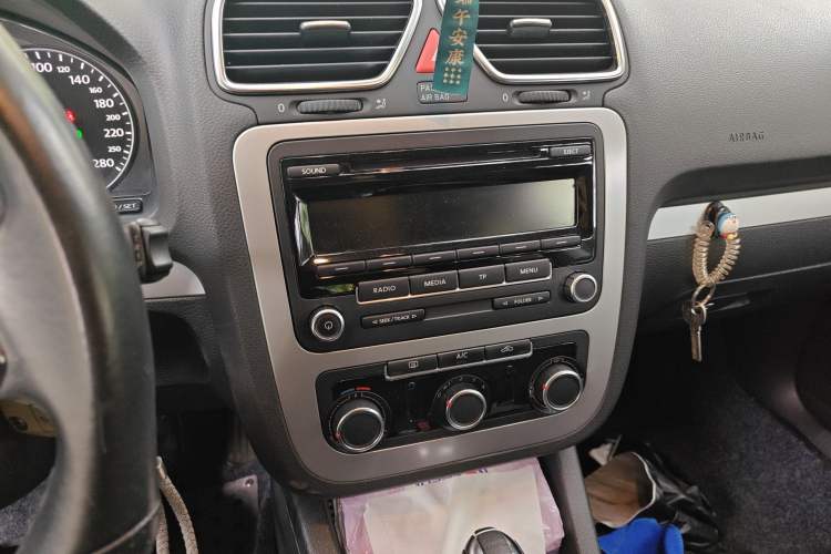 Used Volkswagen Scirocco 2014 1.4 TSI Competition Edition Audio And AC Panel