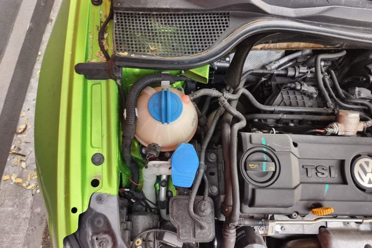 Used Volkswagen Scirocco 2014 1.4 TSI Competition Edition Engine Bay Right
