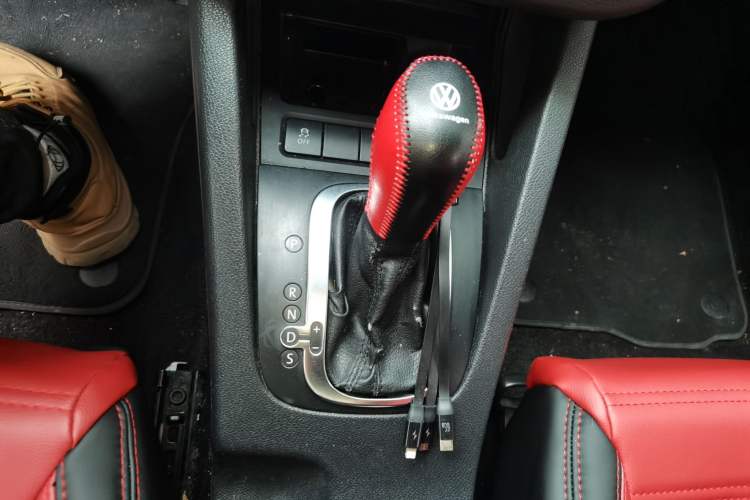 Used Volkswagen Scirocco 2014 1.4 TSI Competition Edition Gear Lever