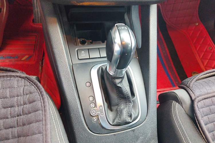 Used Volkswagen Scirocco 2014 1.4 TSI Competition Edition Gear Lever