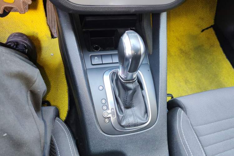 Used Volkswagen Scirocco 2014 1.4 TSI Competition Edition Gear Lever