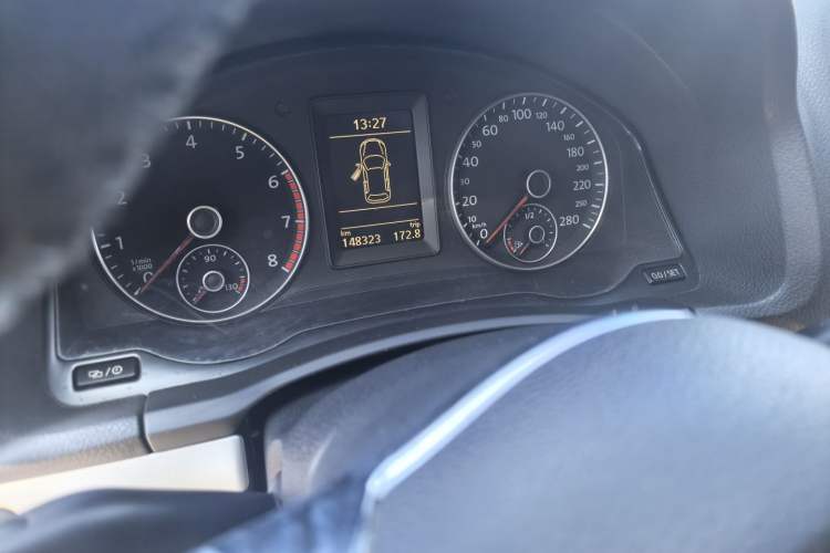 Used Volkswagen Scirocco 2014 1.4 TSI Competition Edition Odometer Close Up