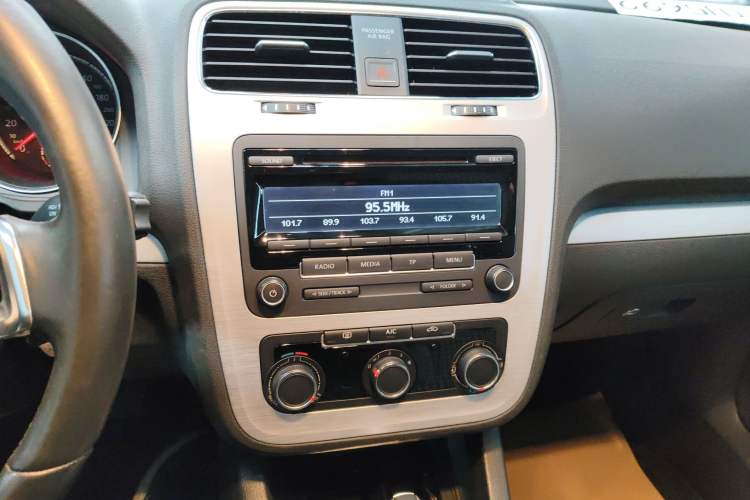 Used Volkswagen Scirocco 2015 1.4TSI Fashion Edition Audio And AC Panel
