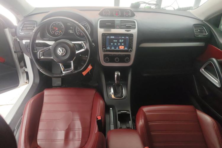Used Volkswagen Scirocco 2015 1.4TSI Fashion Edition Center Console