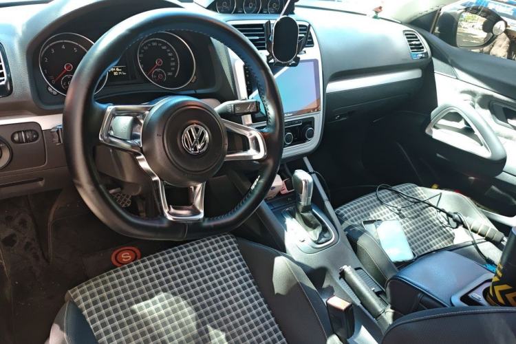 Used Volkswagen Scirocco 2015 1.4TSI Fashion Edition Center Console