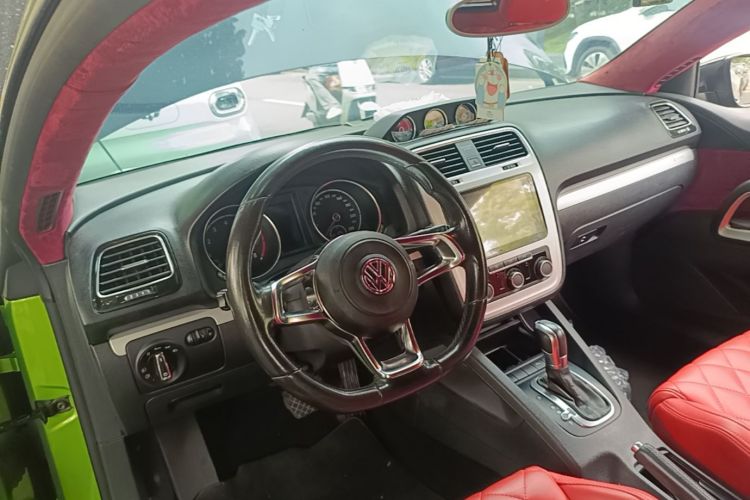 Used Volkswagen Scirocco 2015 1.4TSI Fashion Edition Center Console