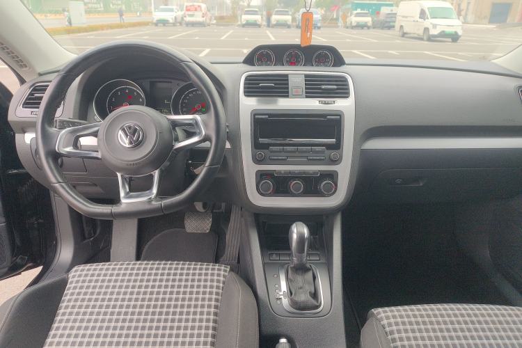 Used Volkswagen Scirocco 2015 1.4TSI Fashion Edition Center Console